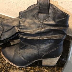 🥳Black Charles Albert Cowgirl Boots 👢